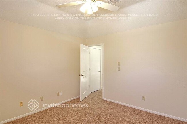 Building Photo - 14635 S Hearthstone Green Dr