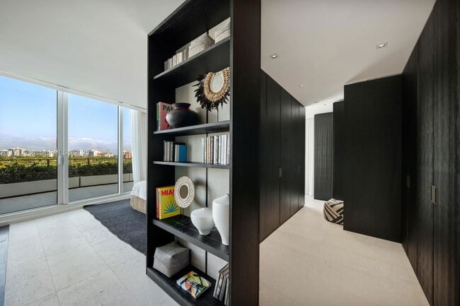 Building Photo - 4701 Meridian Ave