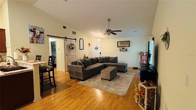 Foto del edificio - 732 Overlook Grove Dr