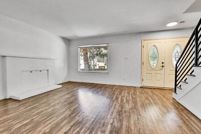 Building Photo - $2,795.00 - 4 Bedroom, 3 Bathroom, Single ...