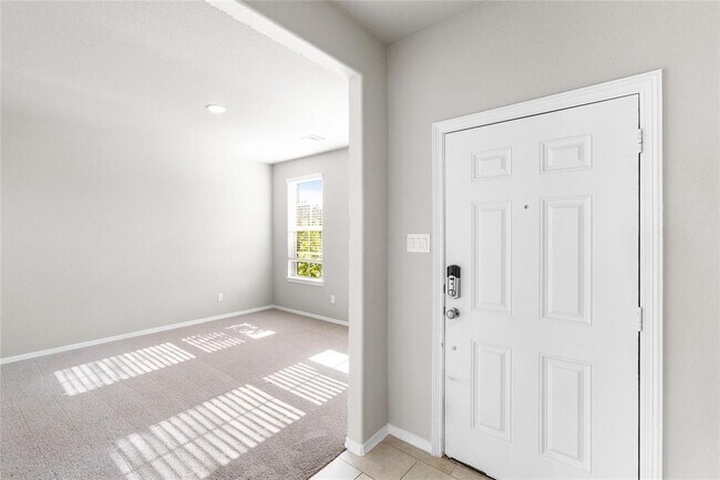 Foto del edificio - 24702 Crimson Pine Dr