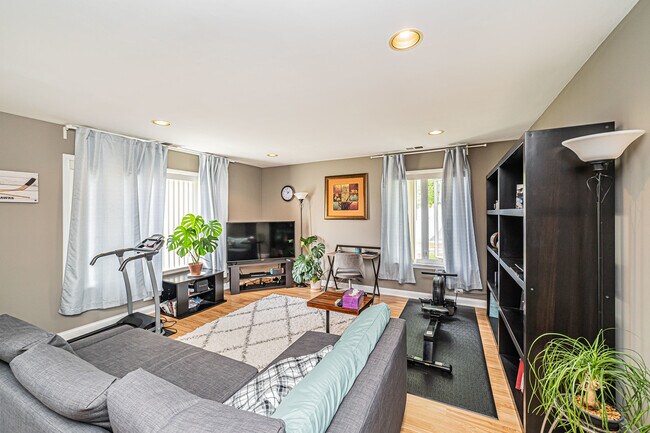 Foto del edificio - 1553 Cove Dr