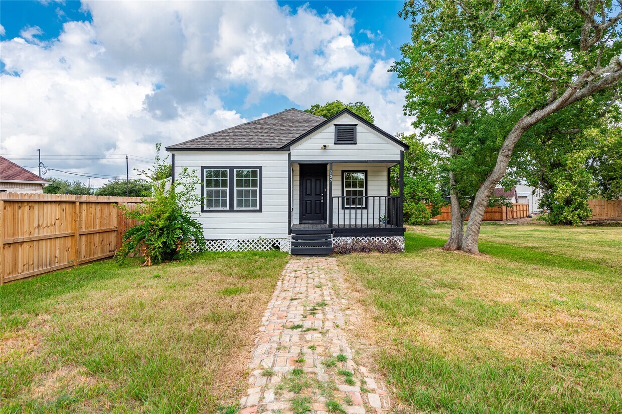 Foto principal - 727 Park Dr