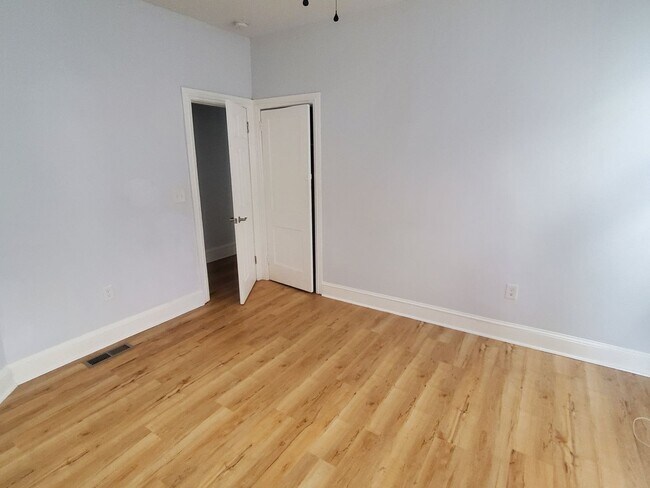 Foto del edificio - 5335 Angora Terrace