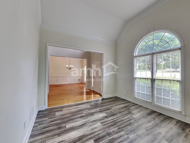 Building Photo - 956 Chippewa Oak Dr