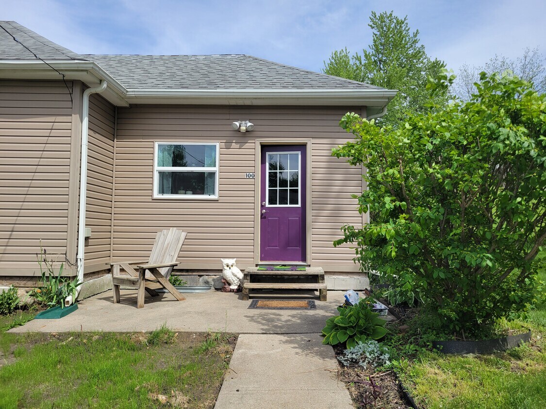 Foto principal - 100 S Walnut St