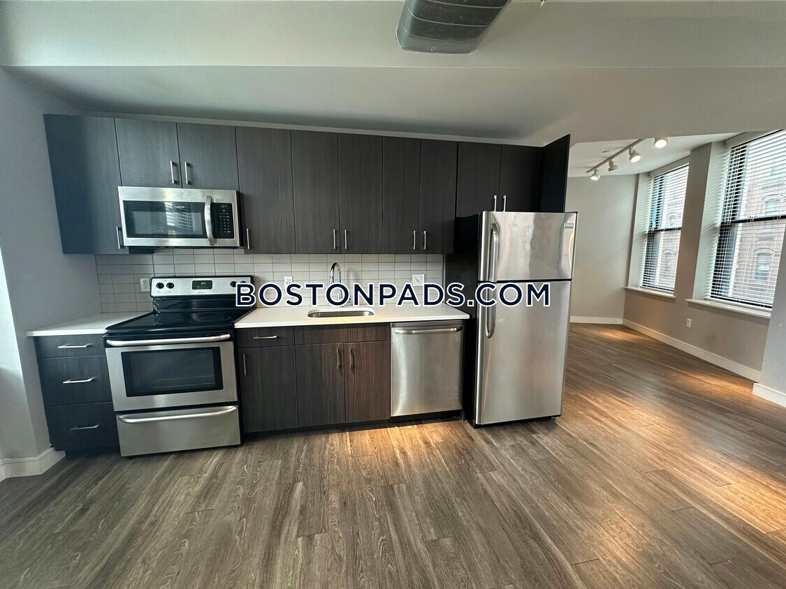 23 Central Ave Unit 404, Lynn, MA 01901 Room for Rent in Lynn, MA