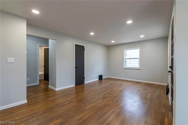 Building Photo - 5018 Claremont Blvd