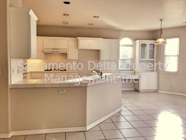 Foto del edificio - 11 Edgewood Ct