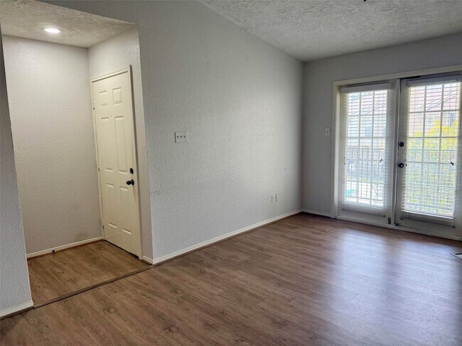 Building Photo - 3600 Jeanetta St