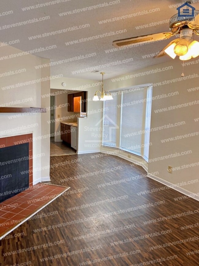 Building Photo - 445 Oriole Dr