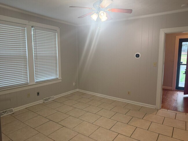 Foto del edificio - Large home for rent!