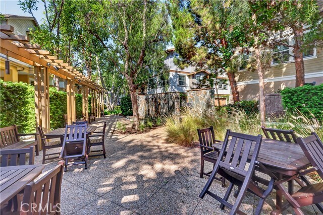 Foto del edificio - 53 Sheridan Ln