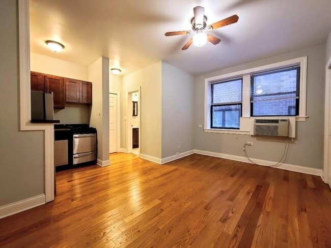 Building Photo - 0 bedroom in CHICAGO IL 60657