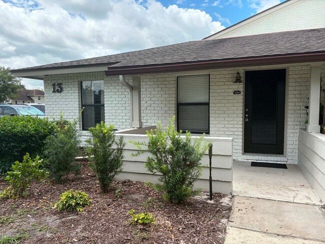 Building Photo - 3094 Plaza Terrace Dr