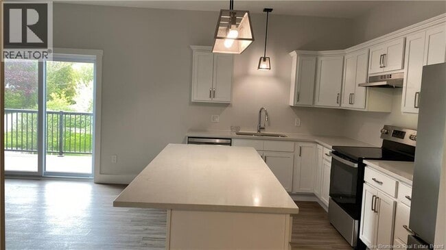Building Photo - 227 River Valley Dr