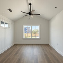 Building Photo - The Emerson at Commonwealth