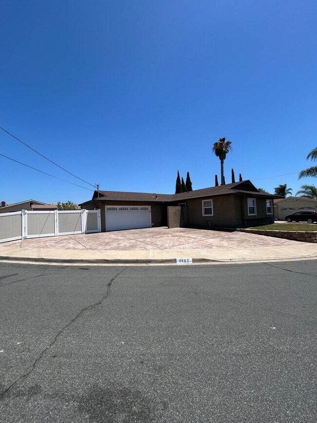 Foto del edificio - Beautiful and Spacious 3 Bedroom, 2 Bath Home!