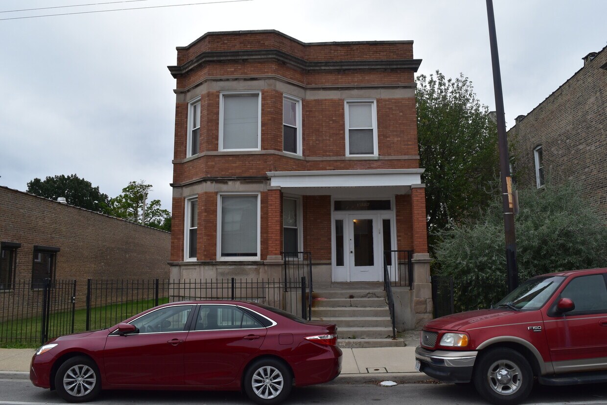 Primary Photo - 3116 N Elston Ave