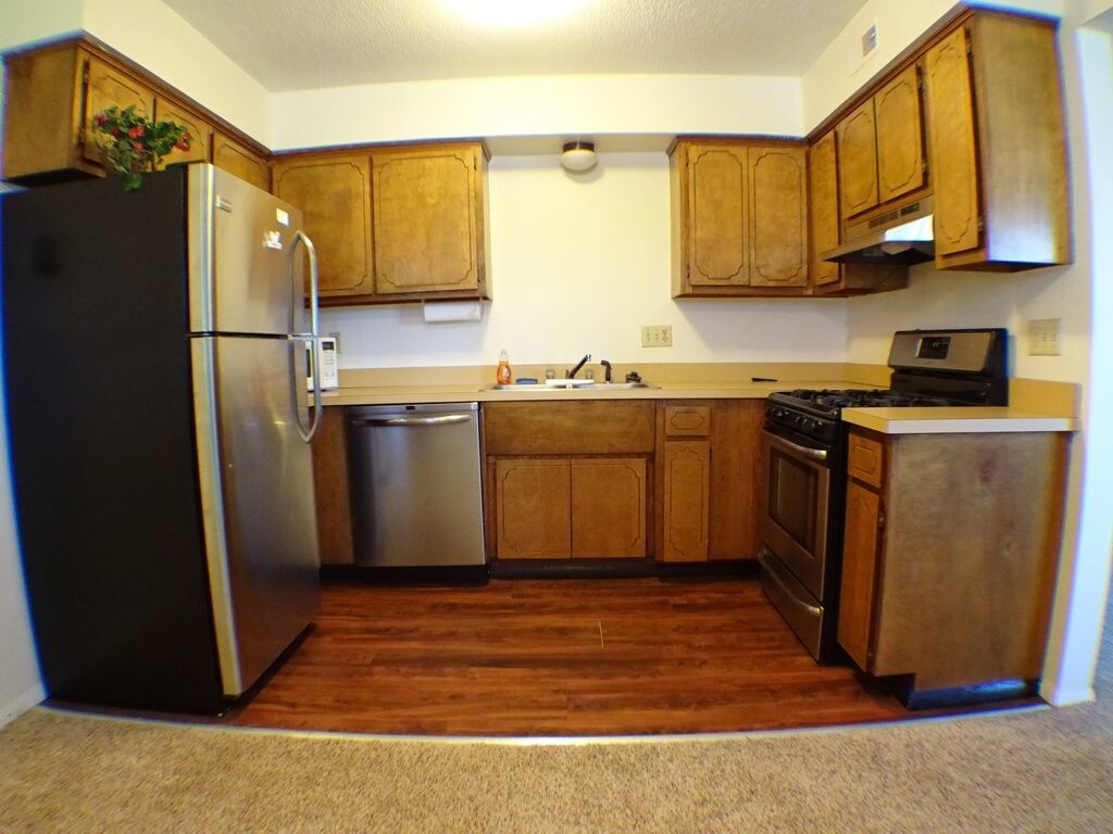 Kitchen - 4825 Pennfair St