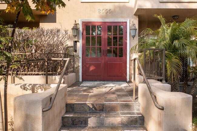 Building Photo - 8555 Cashio St