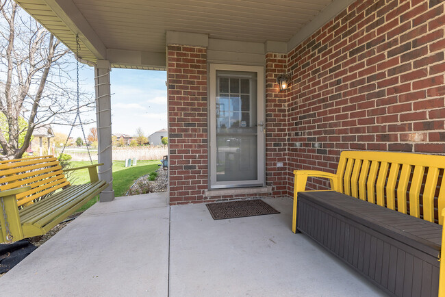 Foto del edificio - 8320 Chestnut Ct