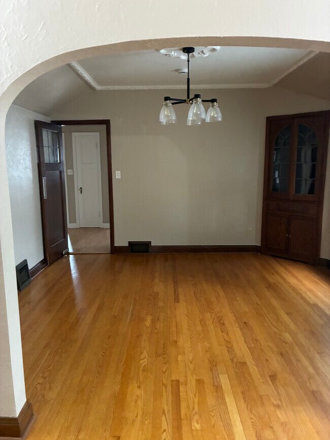 Comedor - 3164 N 55th St