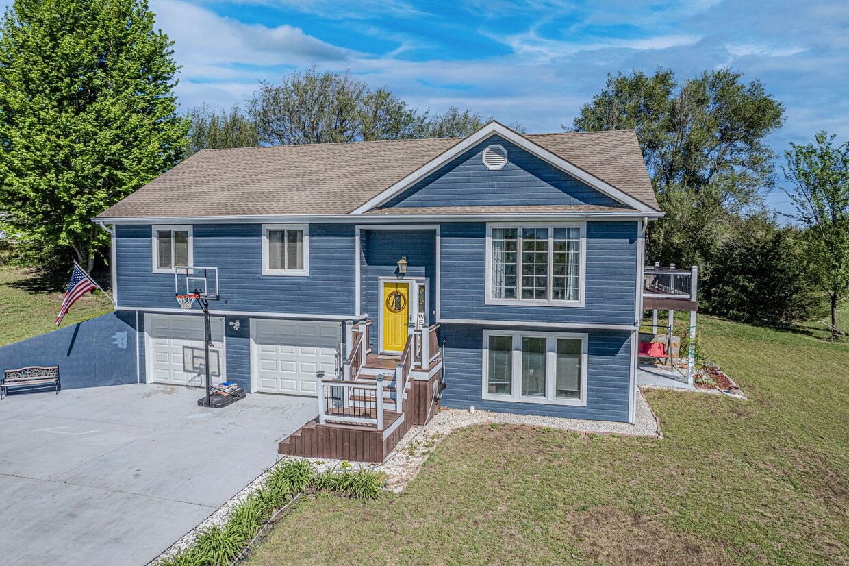 Foto principal - Please View 3D Virtual Walk-Through Before Scheduling a Showing