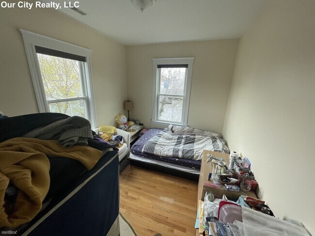Building Photo - 5 br, 2 bath House - 238 Prospect St 3