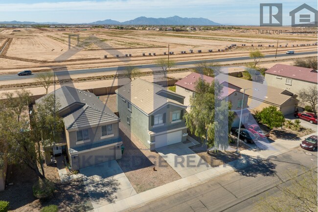 Foto del edificio - 4Bed/2.5 Bath Home in Maricopa! $1499 MOVE...