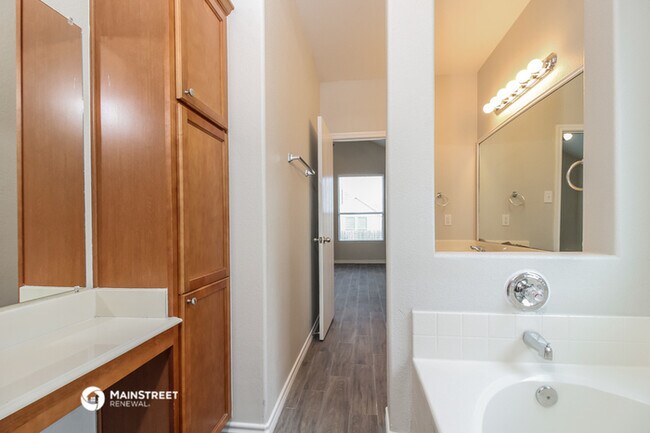 Building Photo - 2109 Windsor Farms Dr