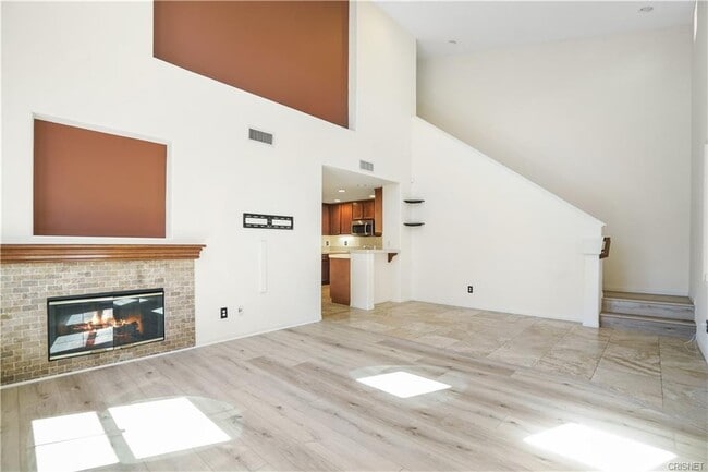 Building Photo - 27015 Fairway Ln
