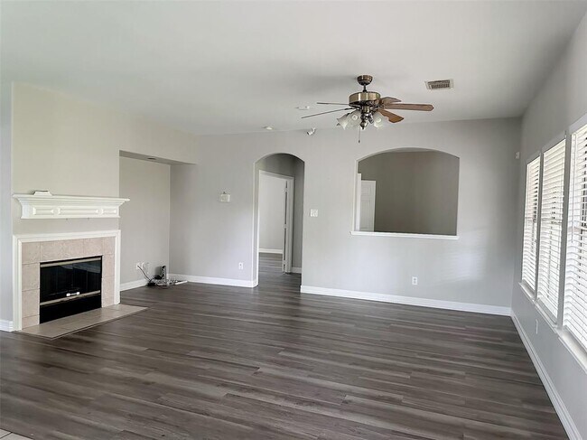 Foto del edificio - 15318 Griggs Point Ln