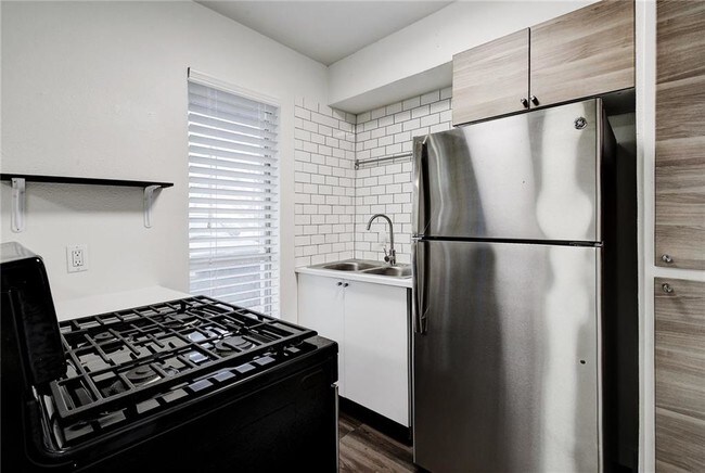 Building Photo - 4111 Avenue A