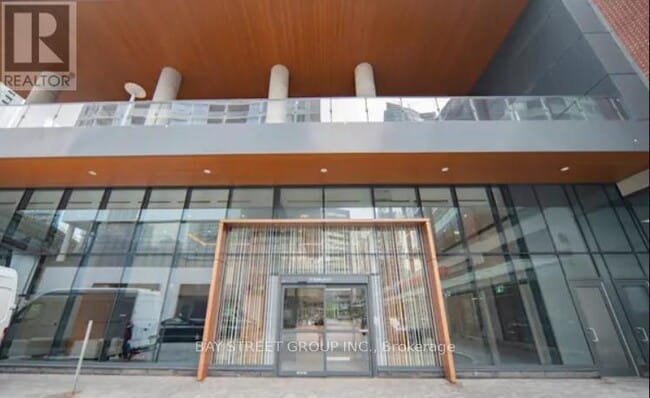 Building Photo - 17 Bathurst St