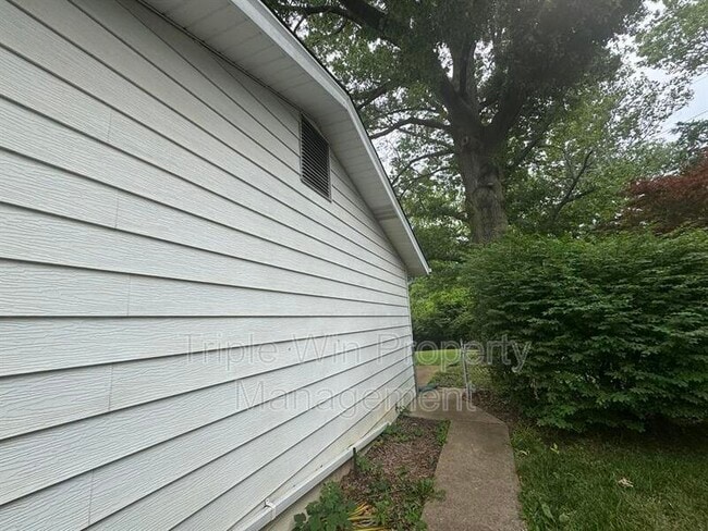 Building Photo - 10440 Gardo Ct
