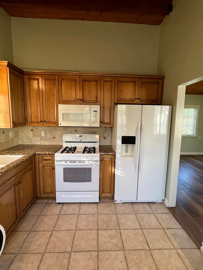 Foto del edificio - 23211 Mariano St