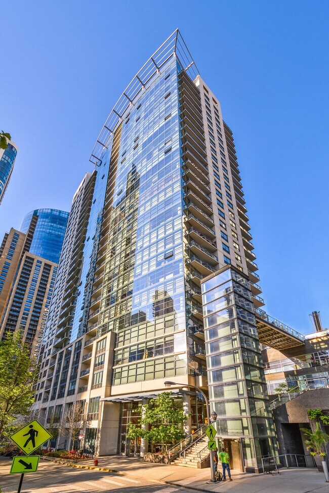 Building Photo - 201 N Westshore Dr