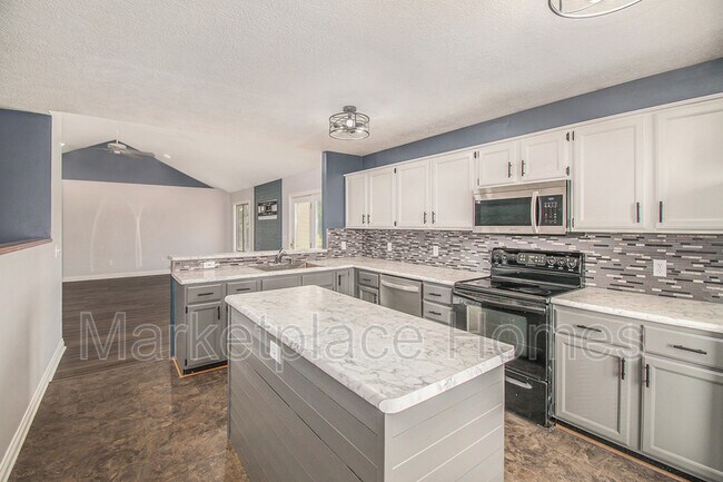 Foto del edificio - 1560 Stonehaven Dr