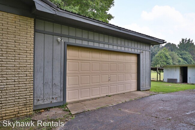 Building Photo - 3 br, 1.5 bath House - 514 Mt. Pelia Rd.