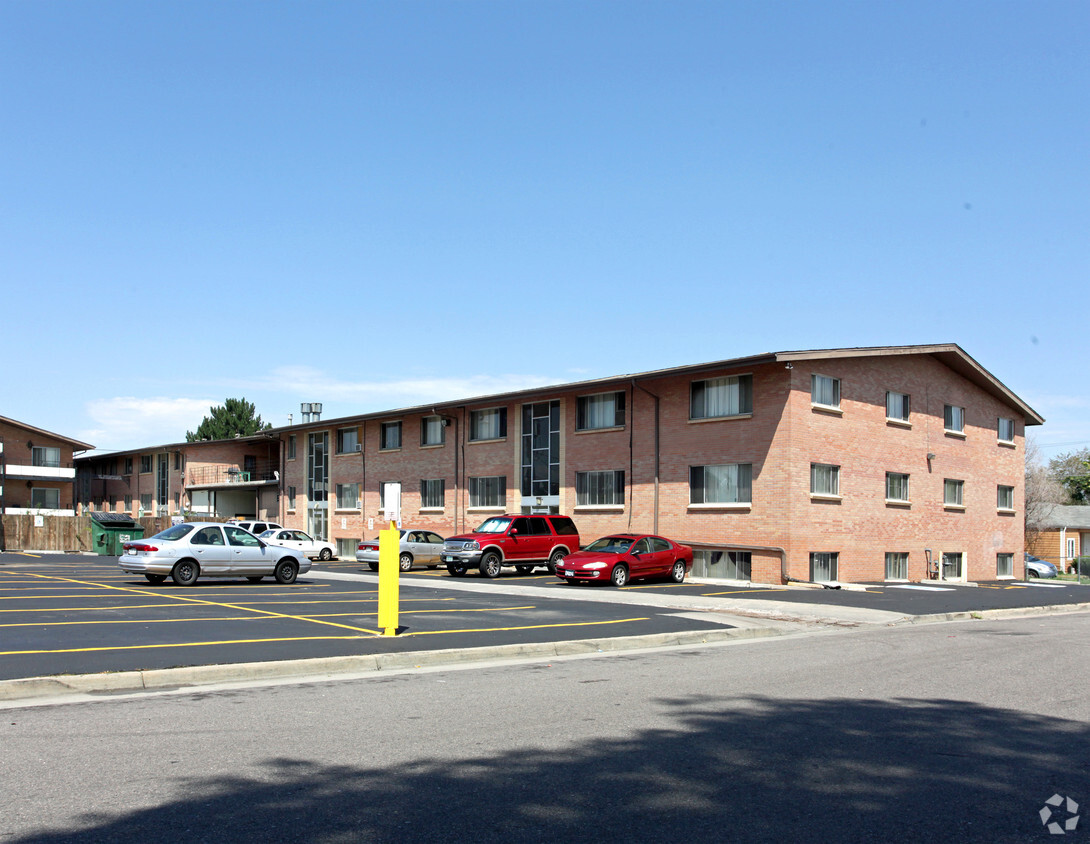 Primary Photo - Park 16 Apartments