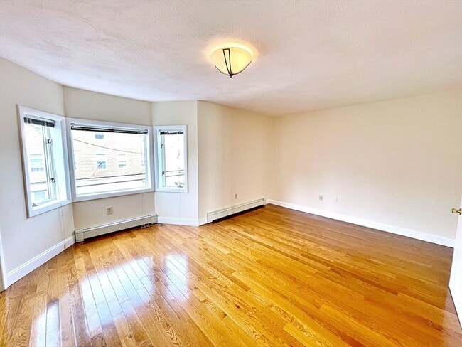 Building Photo - 141 Webster St