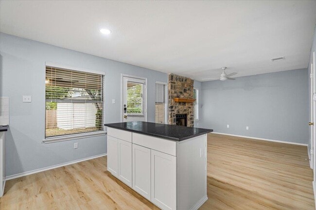 Foto del edificio - 8706 Dandelion Trail