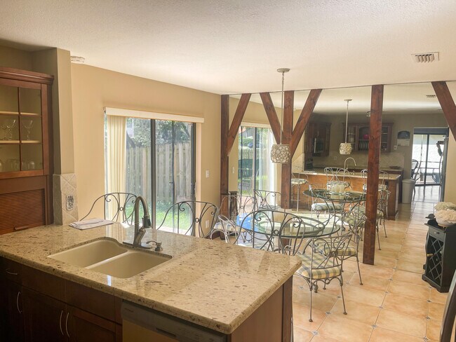 Foto del edificio - 1759 Harborside Cir