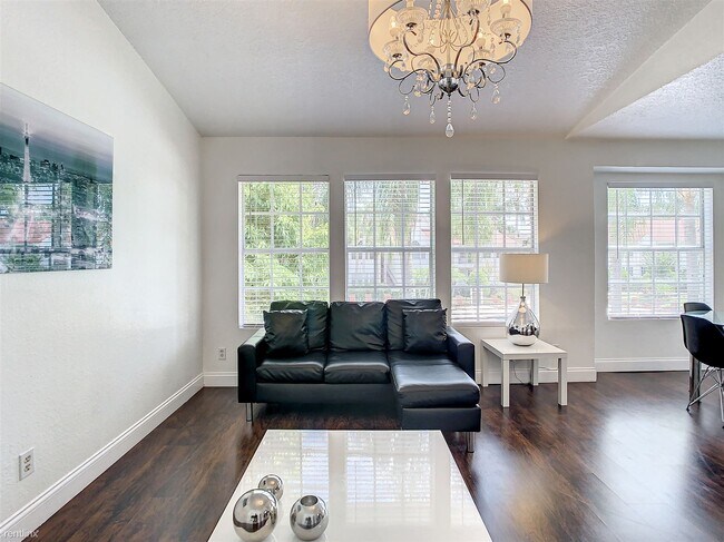 Foto del edificio - 2 br, 2 bath Condo - 11532 Westwood Blvd