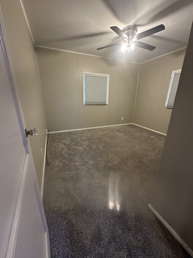 Foto del edificio - 1063 S Edgewood Ave