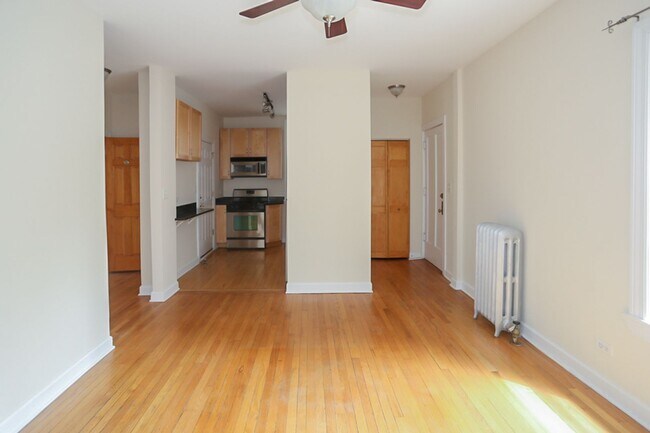 Building Photo - 1946 W Leland Ave