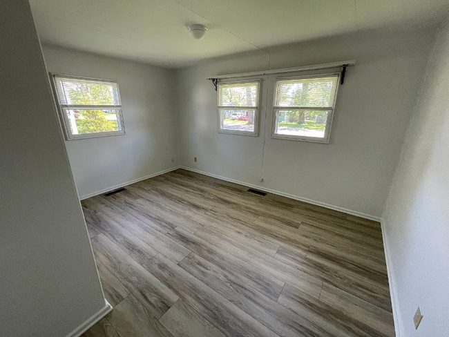 Foto del edificio - 345 Mockingbird Ln
