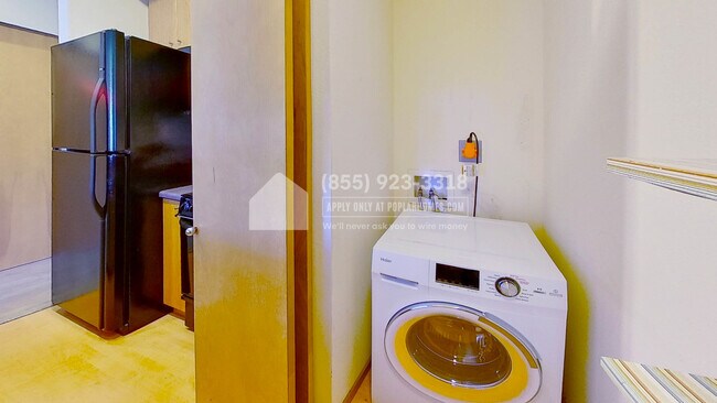 Foto del edificio - 668 S Lane St