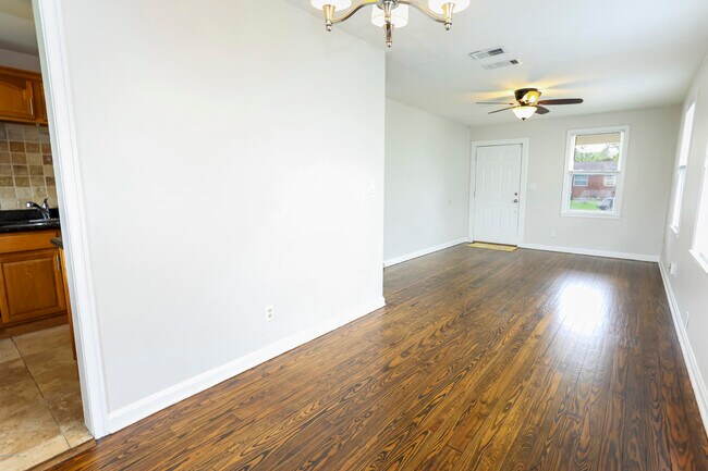 Foto del edificio - 1077 Talbot Ave